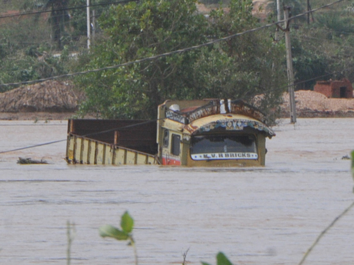 Cyclone Titli Hit Srikakulam Photo Gallery - Sakshi19