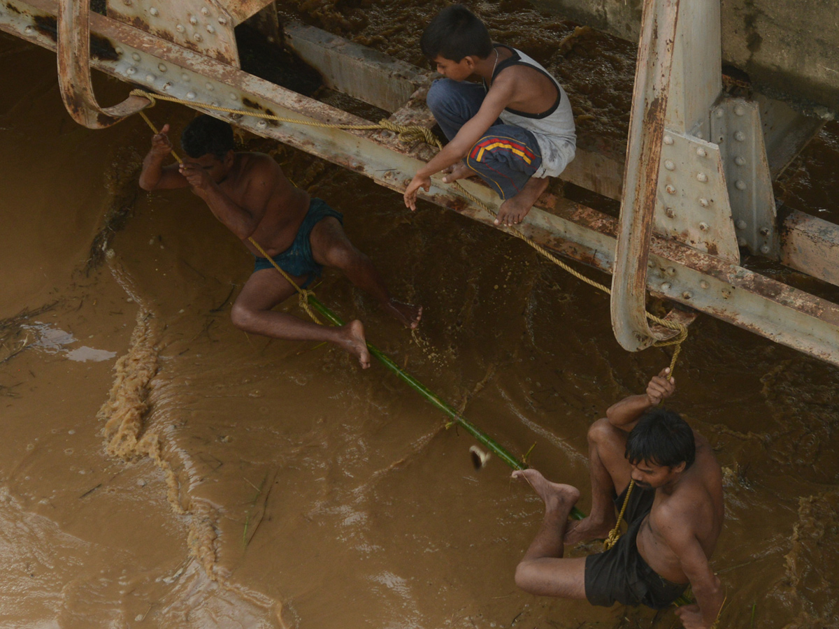 Cyclone Titli Hit Srikakulam Photo Gallery - Sakshi26