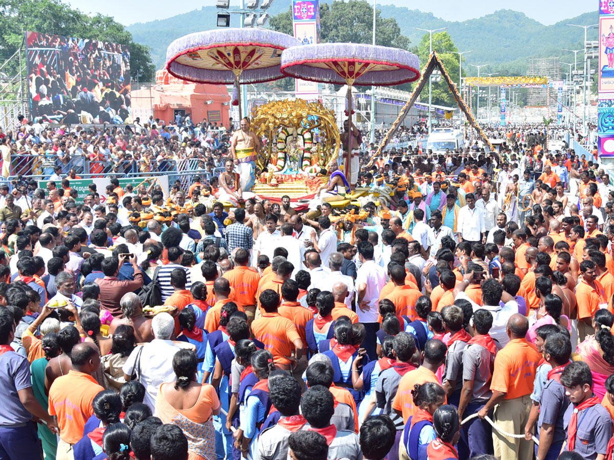 Kalpavriksha Vahanam in Tirumala Photo Gallery - Sakshi18