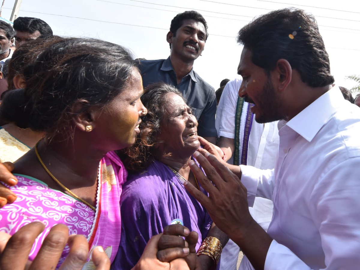 YS Jagan PrajaSankalpaYatra 284th Day Photo Gallery - Sakshi10