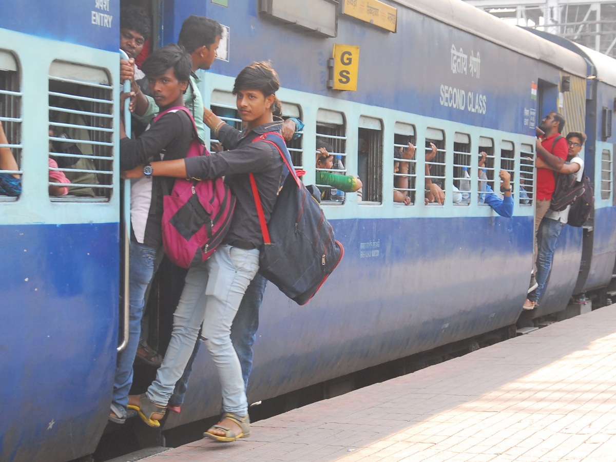 Railway stations and bus stations teeming with crowd Phot Gallery - Sakshi3