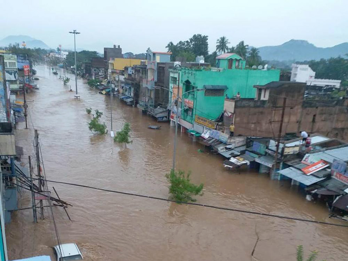 Effects Of Cyclone Titli In Srikakulam Photo Gallery - Sakshi4