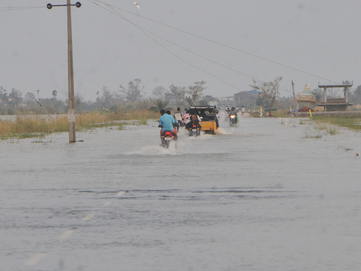 Effects Of Cyclone Titli In Srikakulam Photo Gallery - Sakshi10