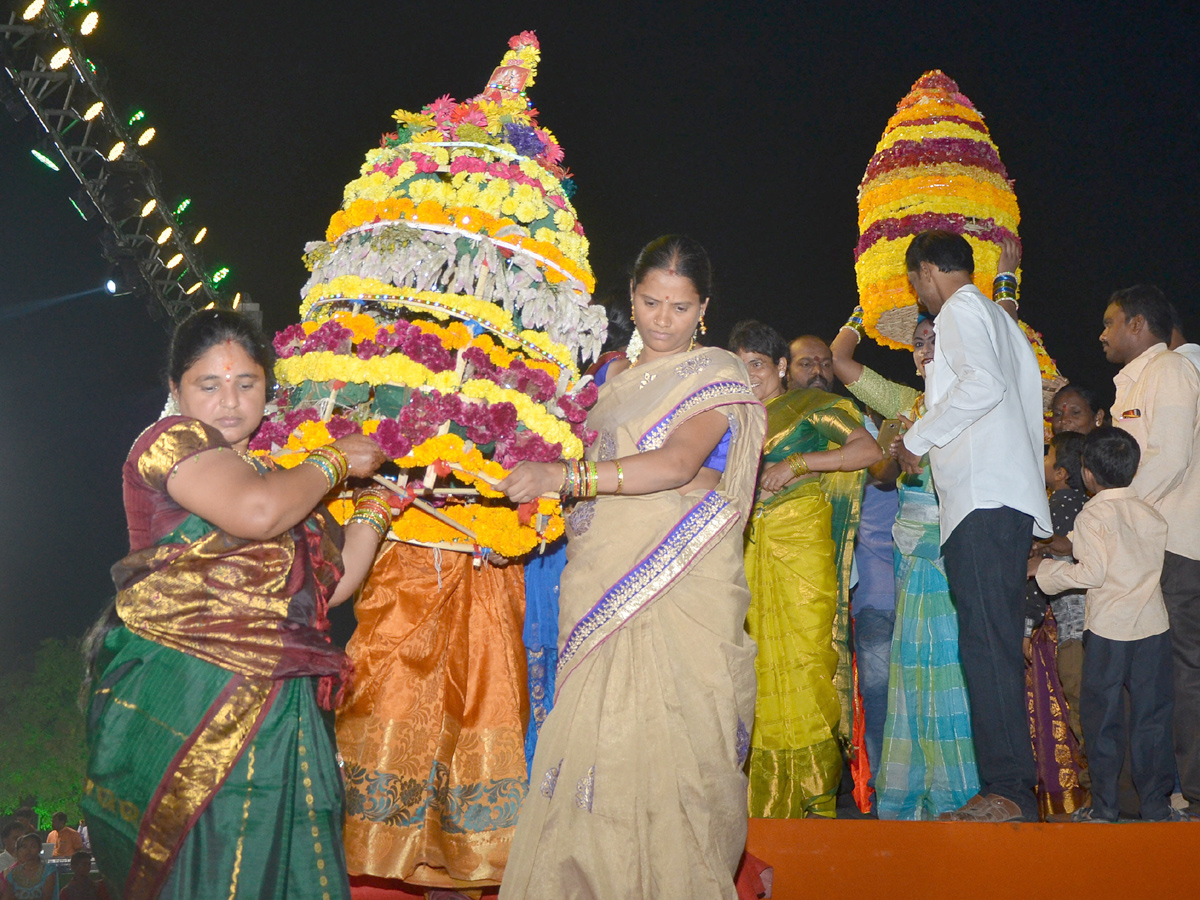 bathukamma celebrations Photo Gallery - Sakshi6