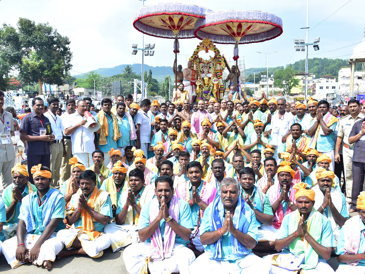 GOVINDARAJA RIDES ON HANUMANTHA VAHANAM  - Sakshi26