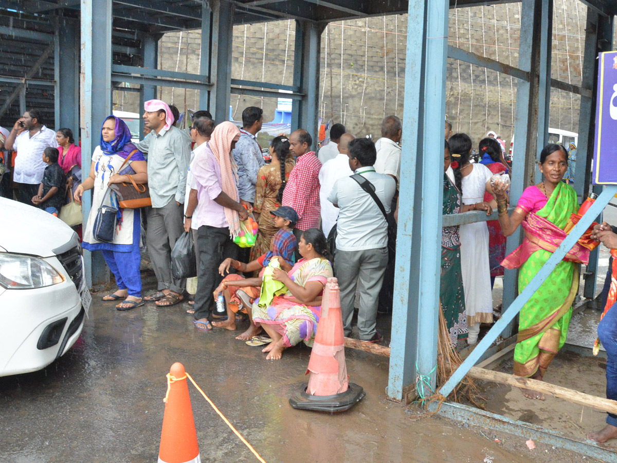 Heavy Rainfall At Vijayawada Durga Temple  - Sakshi11