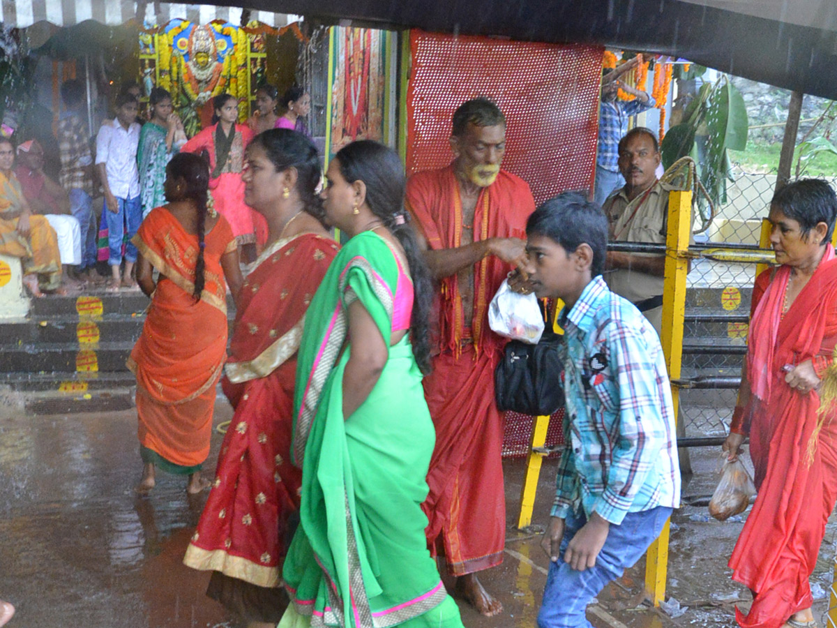 Heavy Rainfall At Vijayawada Durga Temple  - Sakshi19