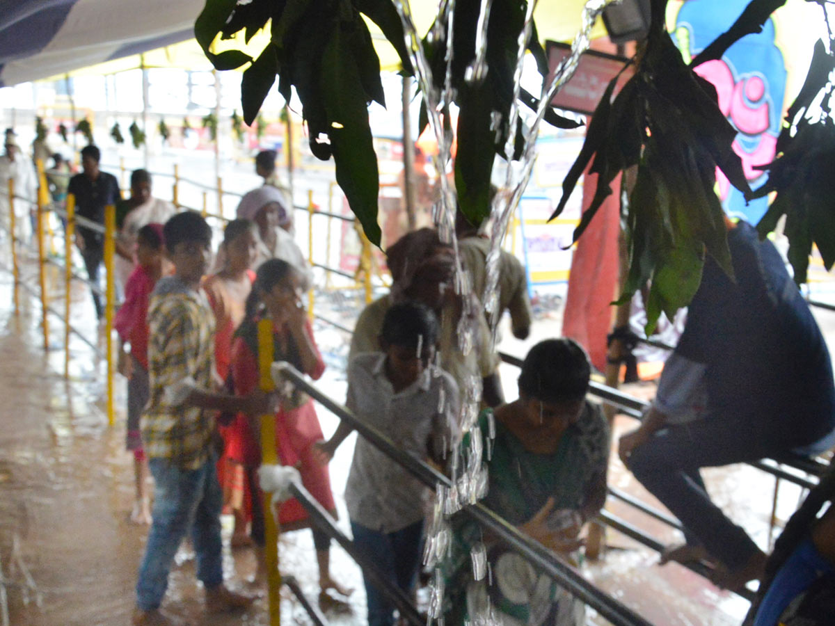 Heavy Rainfall At Vijayawada Durga Temple  - Sakshi21