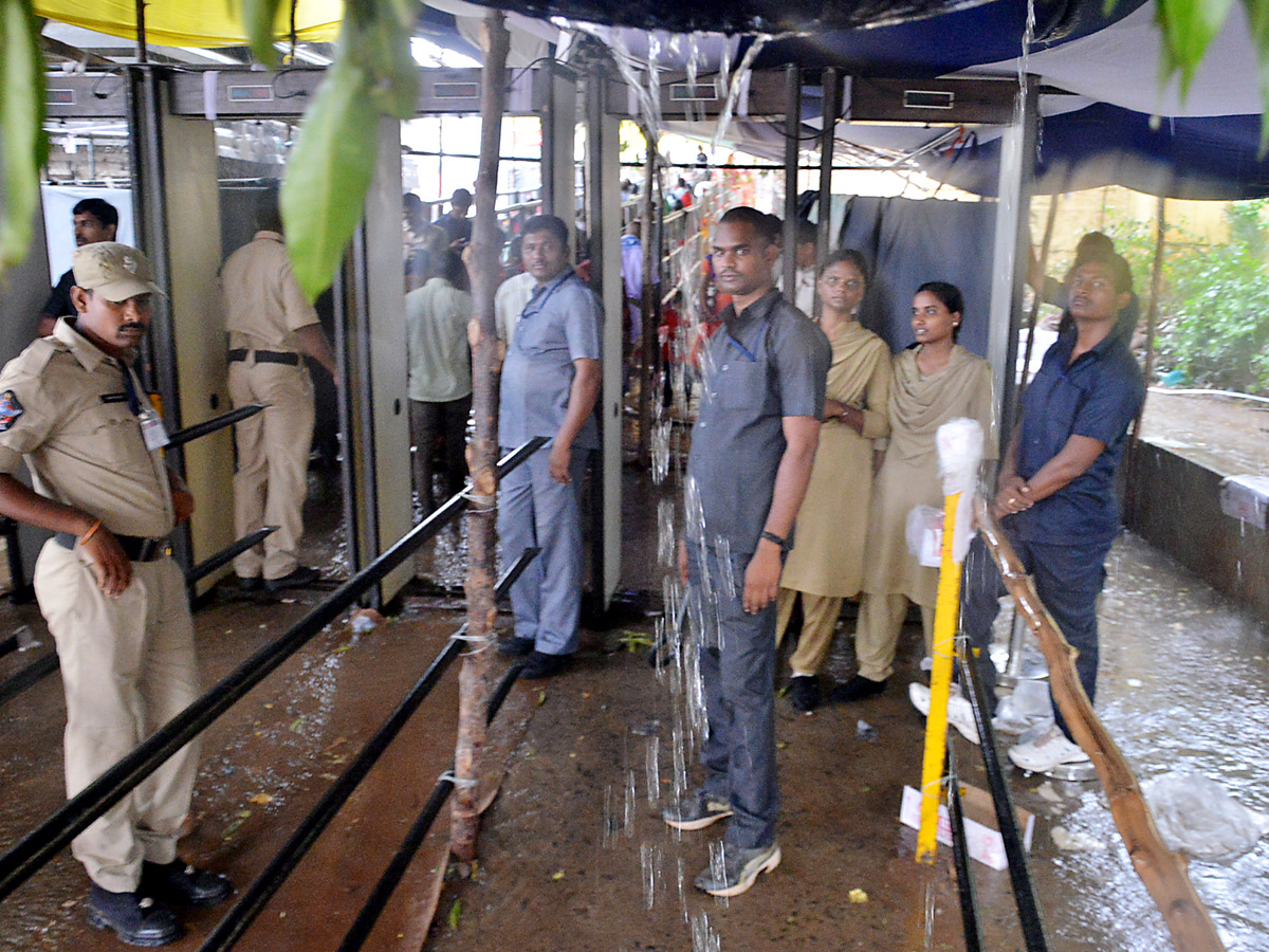 Heavy Rainfall At Vijayawada Durga Temple  - Sakshi5