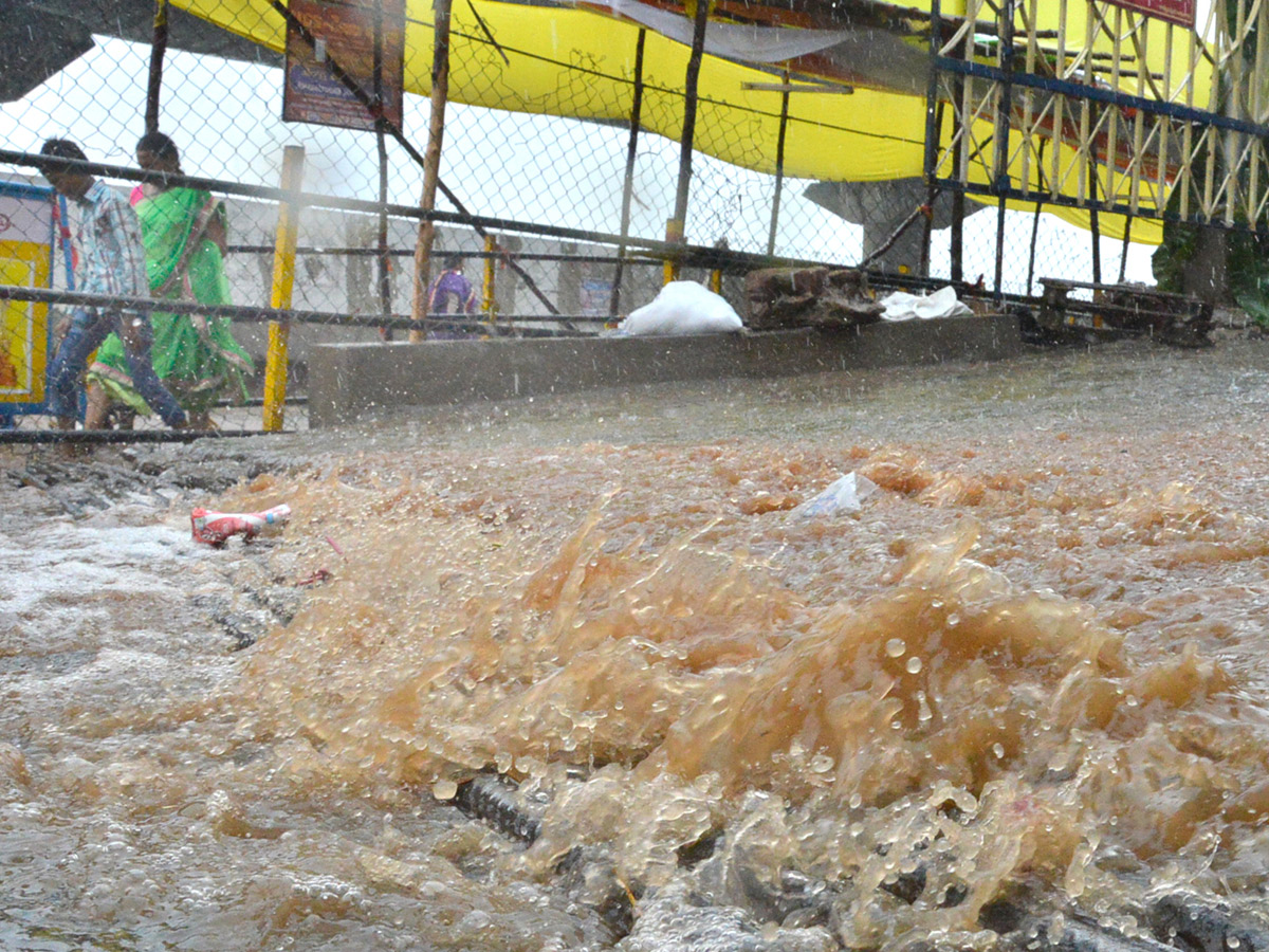 Heavy Rainfall At Vijayawada Durga Temple  - Sakshi6