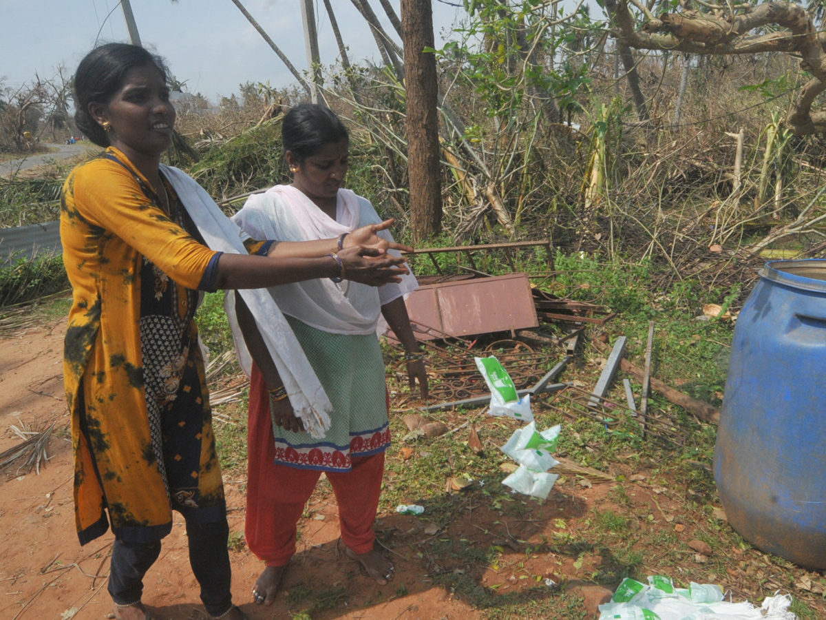 cyclone titli srikakulam district Photo Gallery - Sakshi13