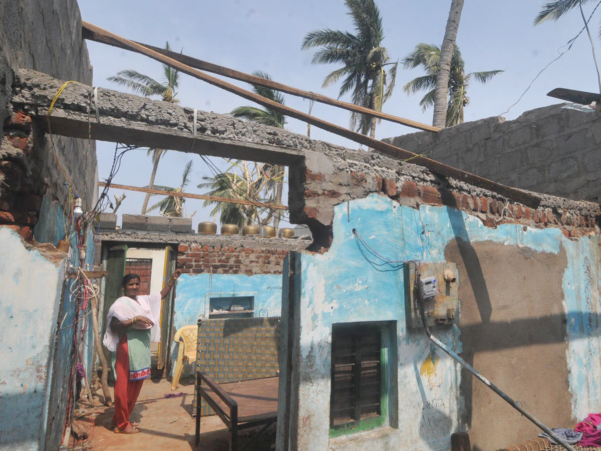 cyclone titli srikakulam district Photo Gallery - Sakshi14