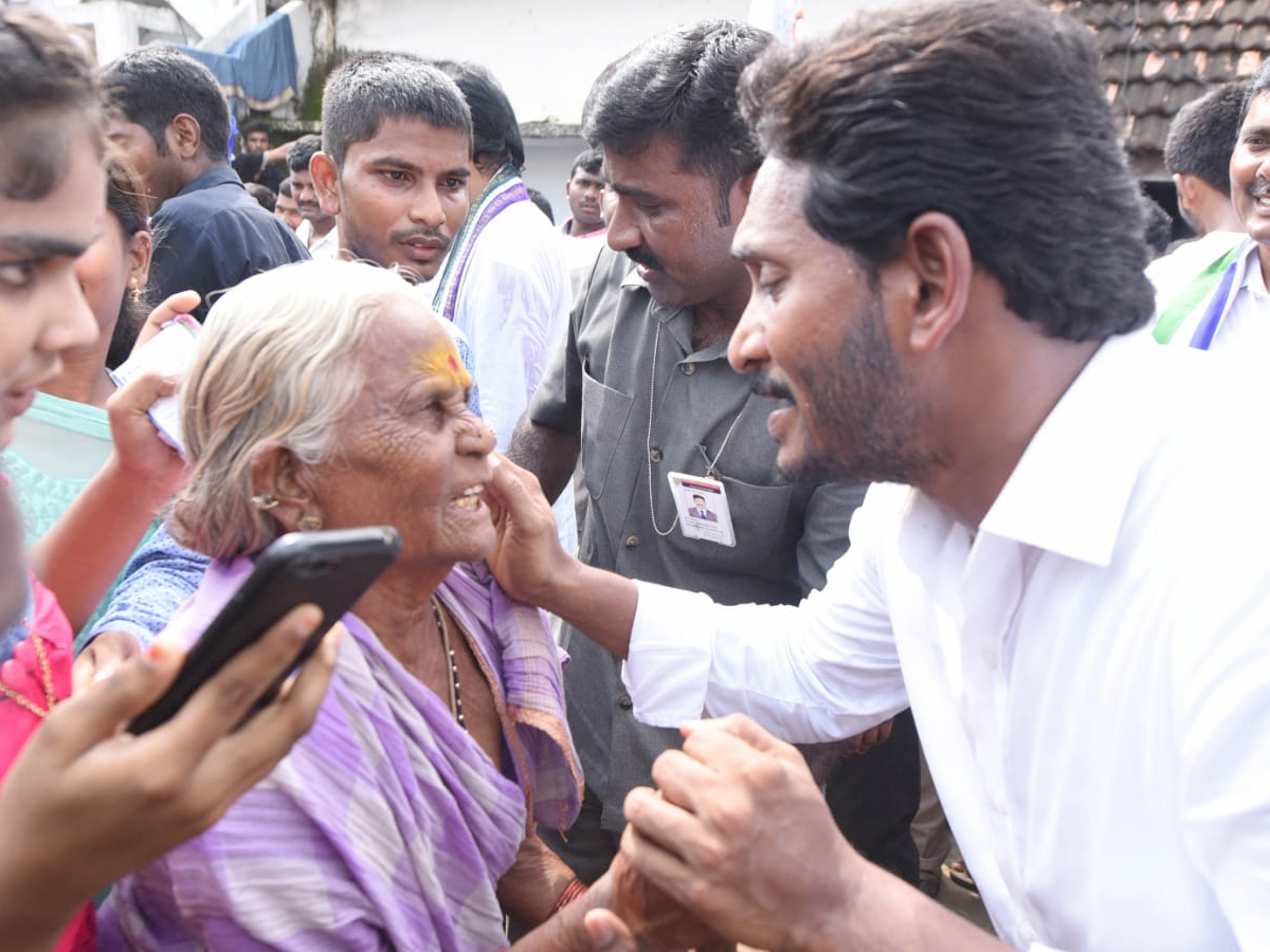 YS Jagan PrajaSankalpaYatra Day 286 Photo Gallery - Sakshi11