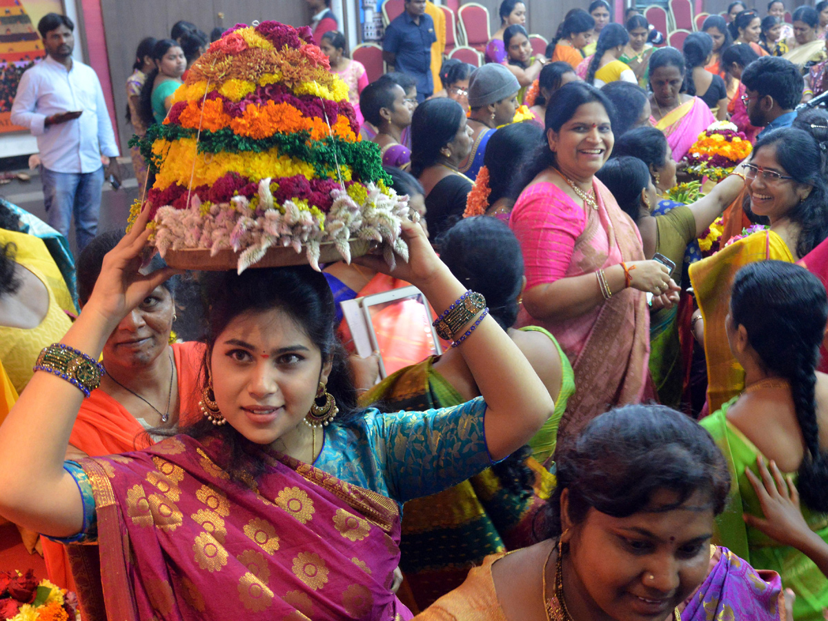 Bathukamma Celebrations Laser Show at Hussain Sagar Photo Gallery - Sakshi9