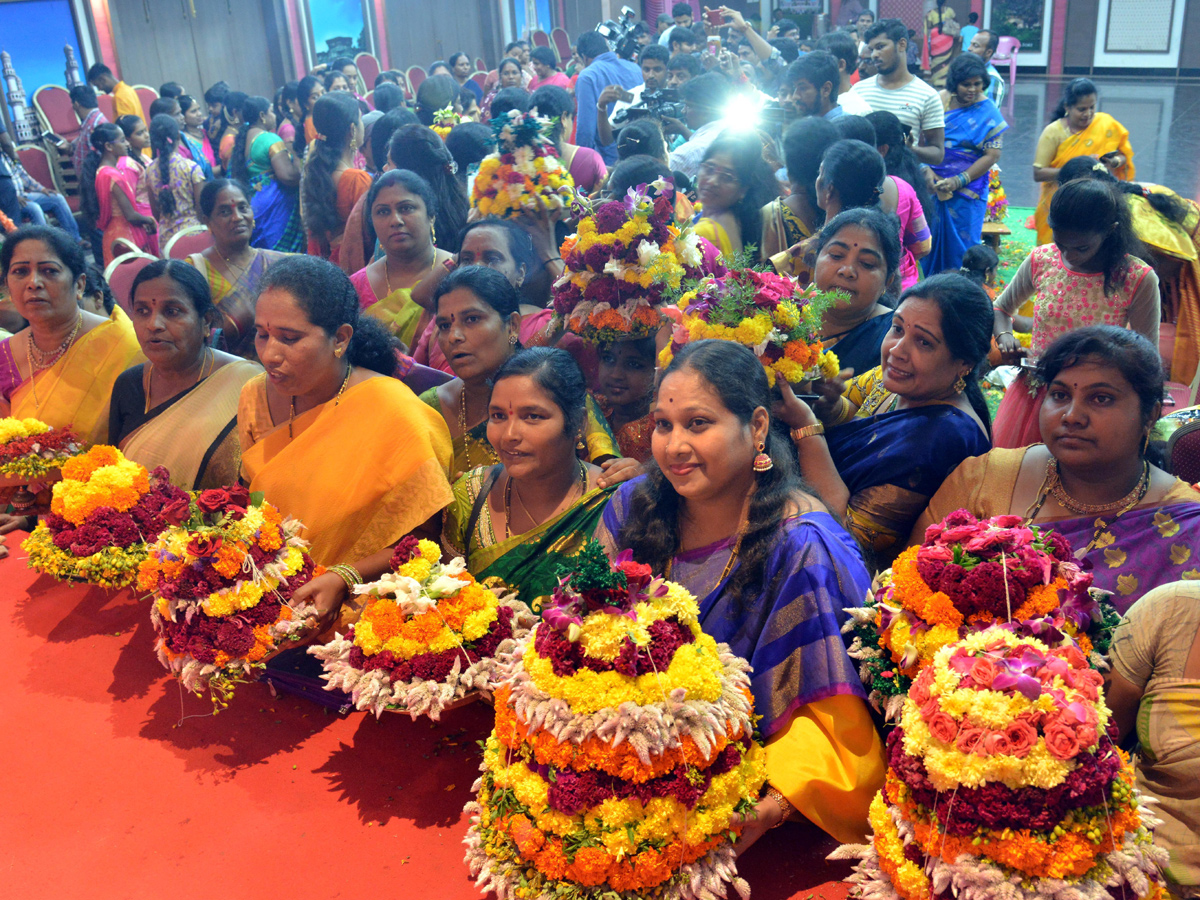 Bathukamma Celebrations Laser Show at Hussain Sagar Photo Gallery - Sakshi24