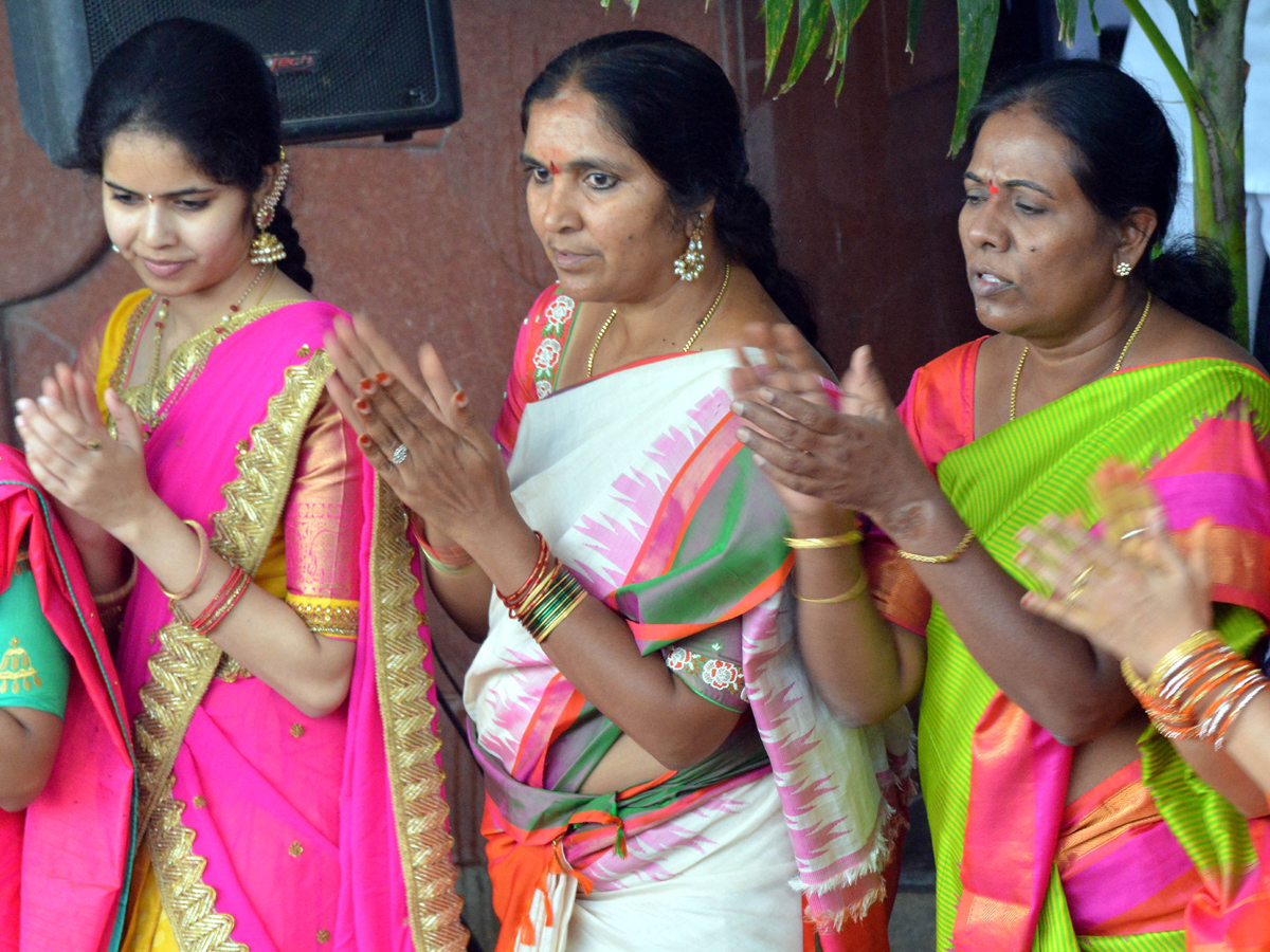 Bathukamma Celebrations Laser Show at Hussain Sagar Photo Gallery - Sakshi25