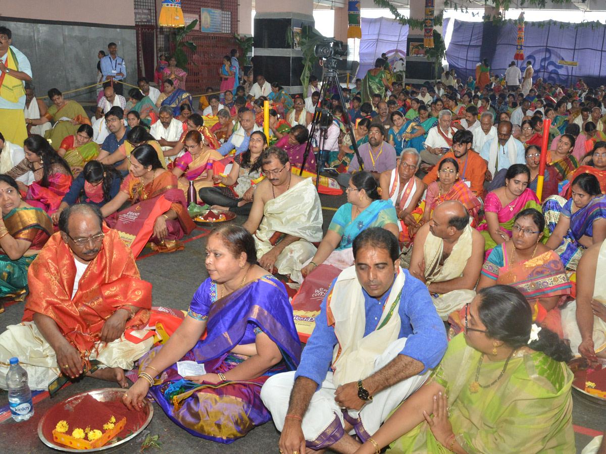 Sri Mahalakshmi Avataram in Vijayawada Kanaka Durga Temple  - Sakshi23