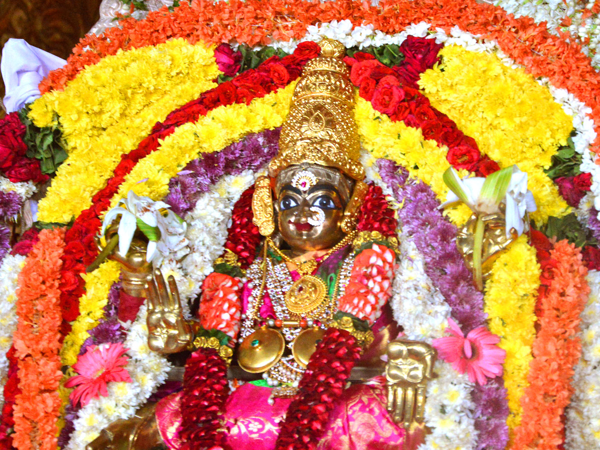 Sri Mahalakshmi Avataram in Vijayawada Kanaka Durga Temple  - Sakshi5