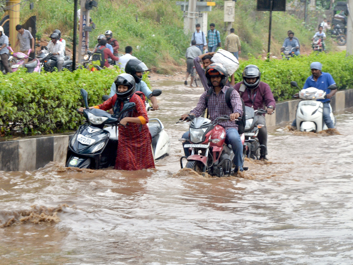 Heavy Rain in Hyderabad Photo Gallery - Sakshi1