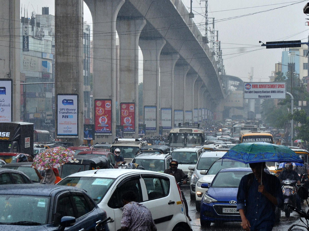 Heavy Rain in Hyderabad Photo Gallery - Sakshi20