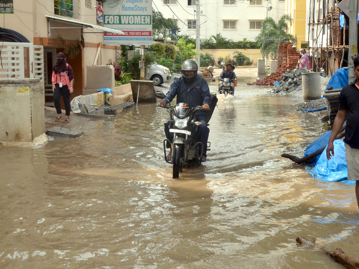 Heavy Rain in Hyderabad Photo Gallery - Sakshi28