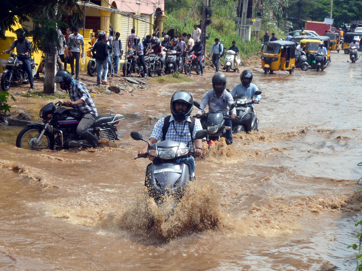 Heavy Rain in Hyderabad Photo Gallery - Sakshi3