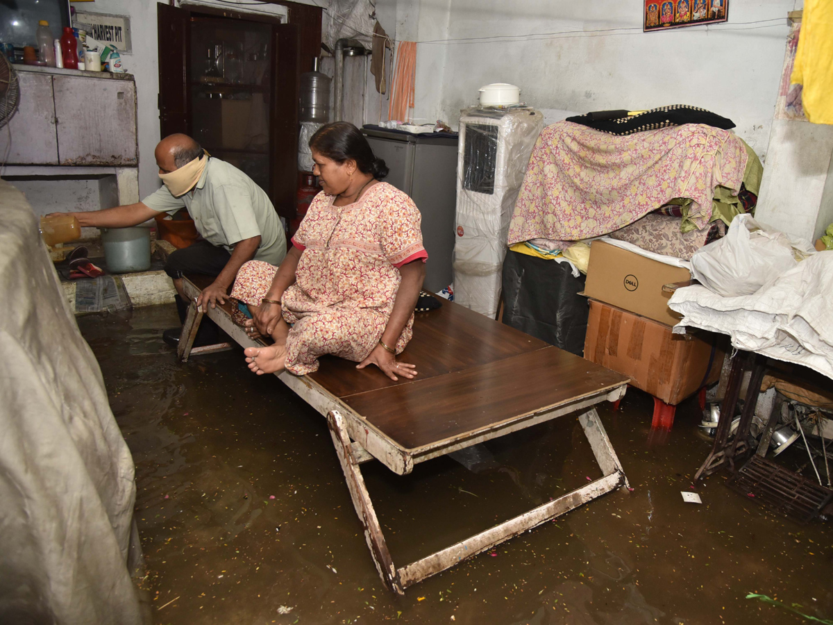 Heavy Rain in Hyderabad Photo Gallery - Sakshi33