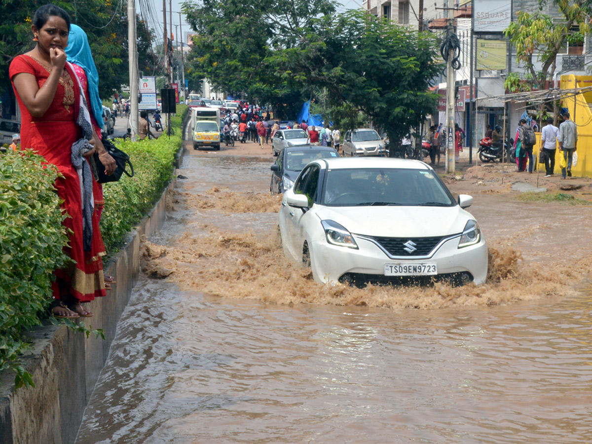 Heavy Rain in Hyderabad Photo Gallery - Sakshi4