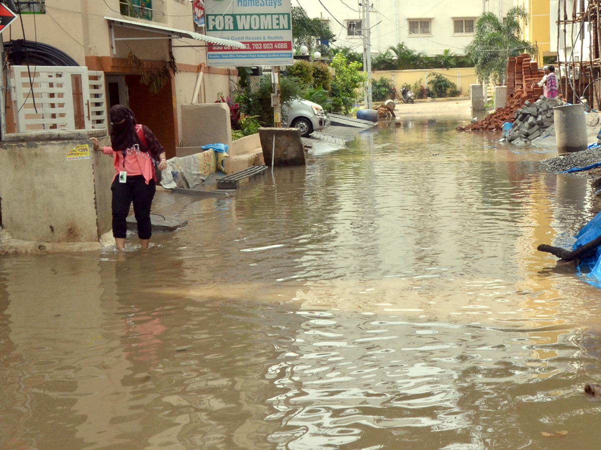 Heavy Rain in Hyderabad Photo Gallery - Sakshi8