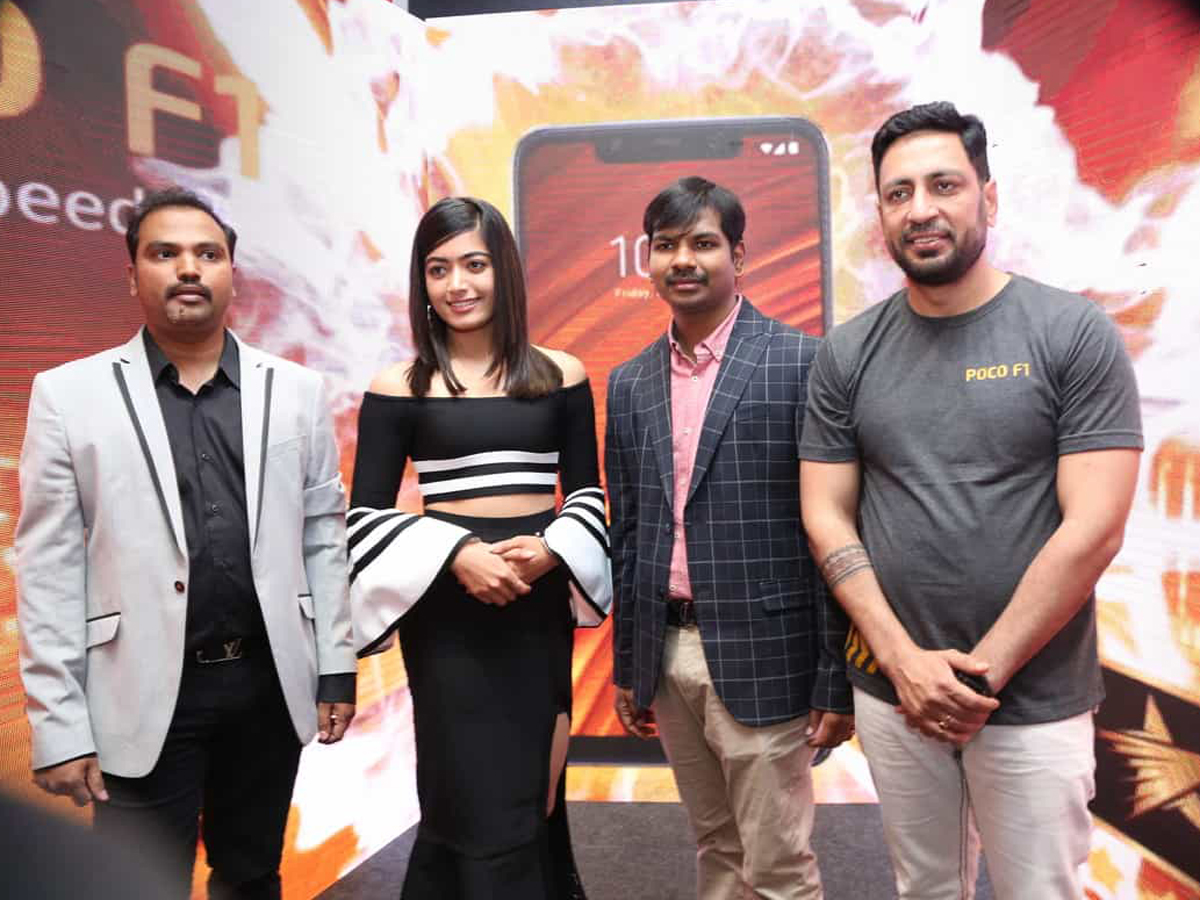 Rashmika Mandanna Launches Happi Mobiles at Banjara Hills Photo Gallery - Sakshi6