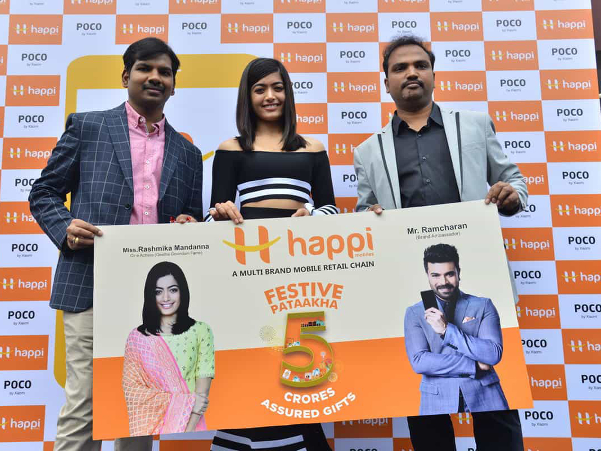 Rashmika Mandanna Launches Happi Mobiles at Banjara Hills Photo Gallery - Sakshi7