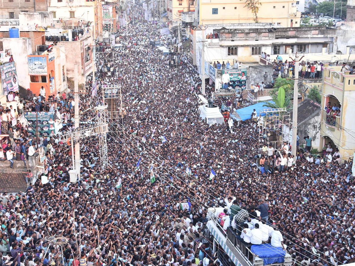 YS Jagan Public Meeting In Bobbili Photo Gallery - Sakshi13