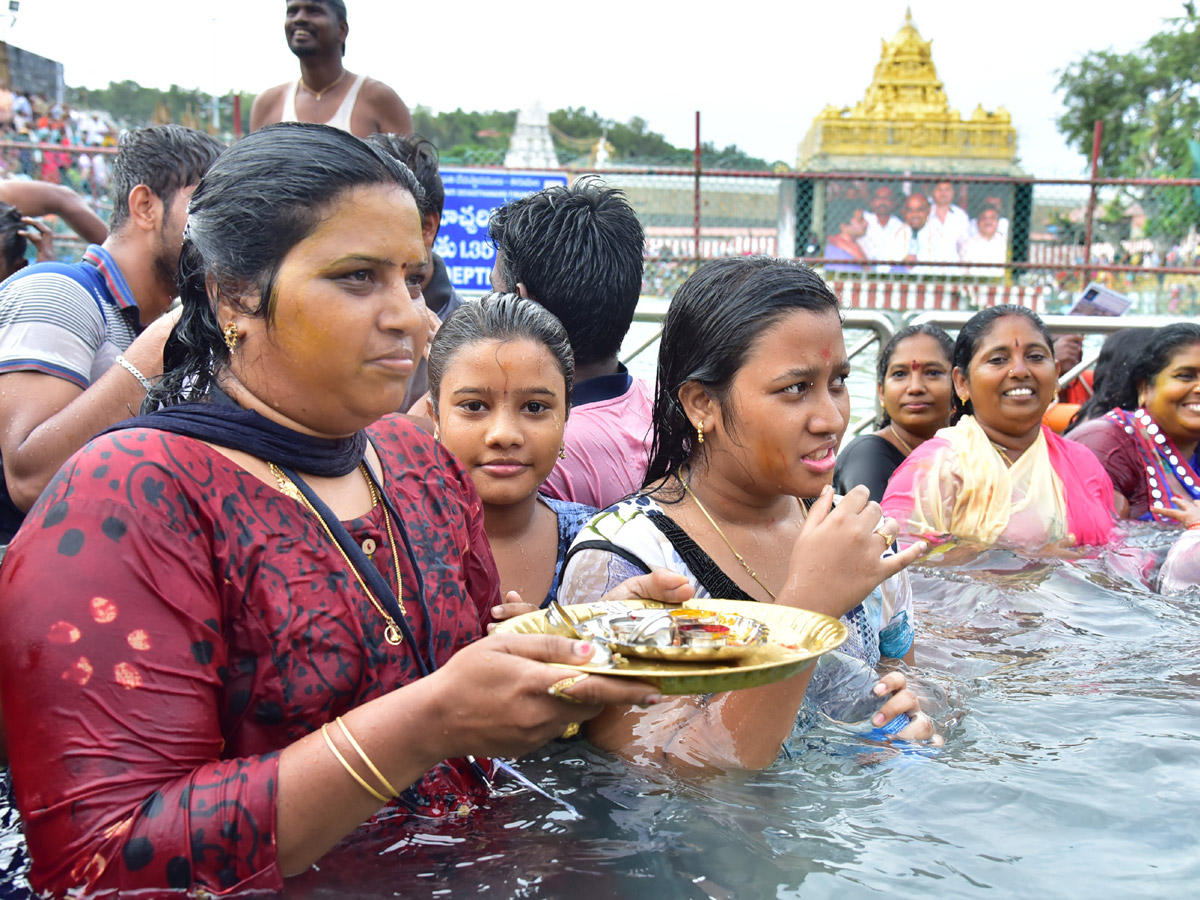 Chakra Snanam in Tirumala Tirupati Brahmotsavam 2018 - Sakshi14