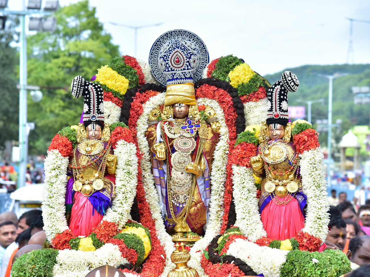 Chakra Snanam in Tirumala Tirupati Brahmotsavam 2018 - Sakshi22