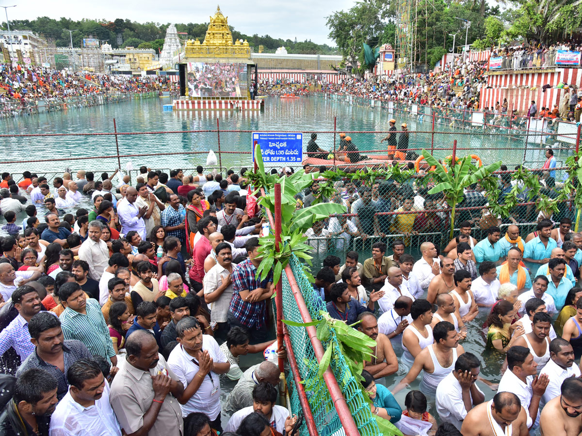 Chakra Snanam in Tirumala Tirupati Brahmotsavam 2018 - Sakshi28