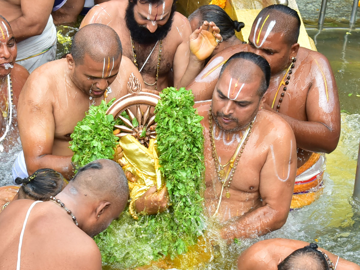 Chakra Snanam in Tirumala Tirupati Brahmotsavam 2018 - Sakshi37