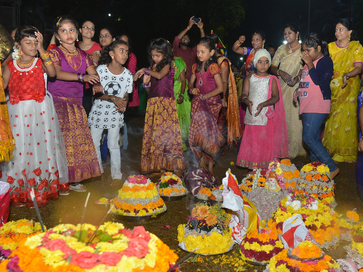 Saddula Bathukamma in full swing at Tank Bund Photo Gallery - Sakshi1