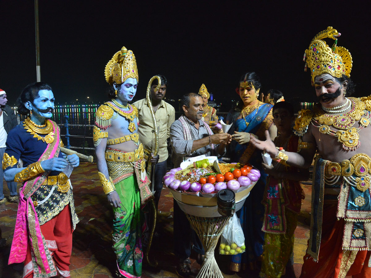 Saddula Bathukamma in full swing at Tank Bund Photo Gallery - Sakshi13