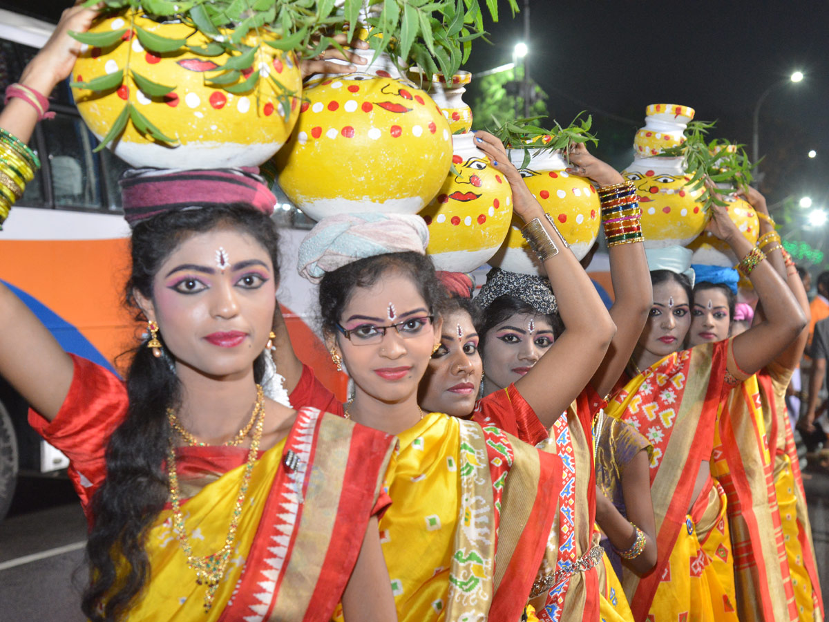 Saddula Bathukamma in full swing at Tank Bund Photo Gallery - Sakshi8