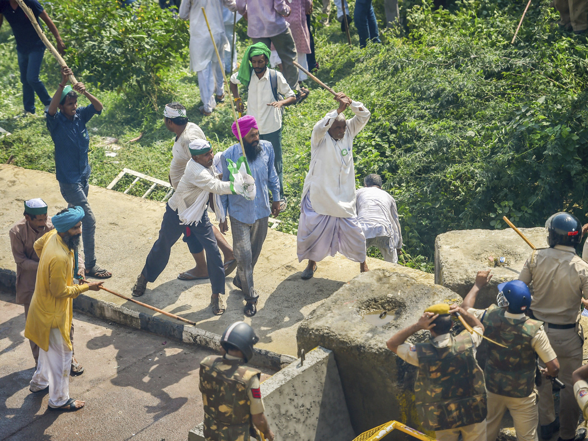 Police Stops Kisan Rally Delhi Border Photo Gallery - Sakshi10