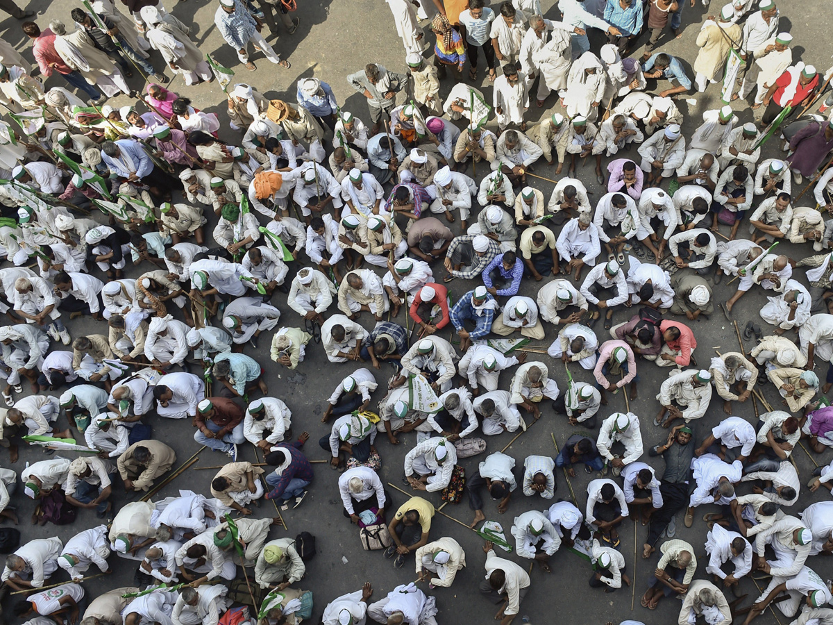 Police Stops Kisan Rally Delhi Border Photo Gallery - Sakshi11