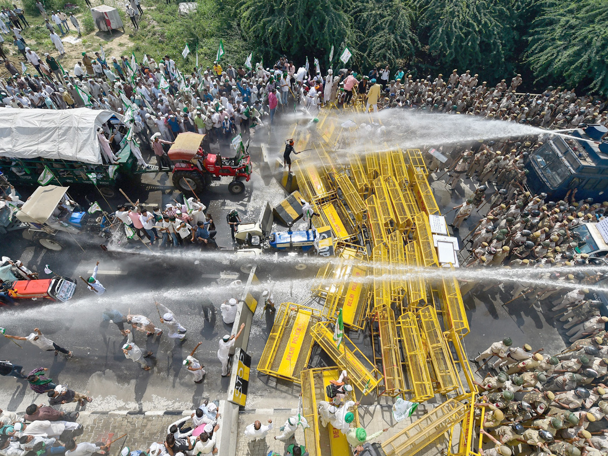 Police Stops Kisan Rally Delhi Border Photo Gallery - Sakshi5