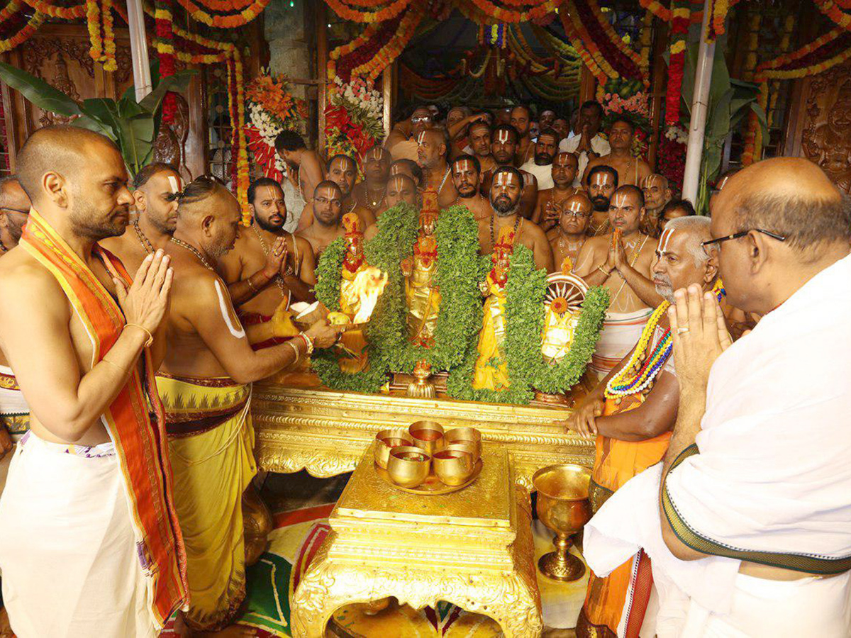 chakra snanam in tirumala Photo Gallery - Sakshi2