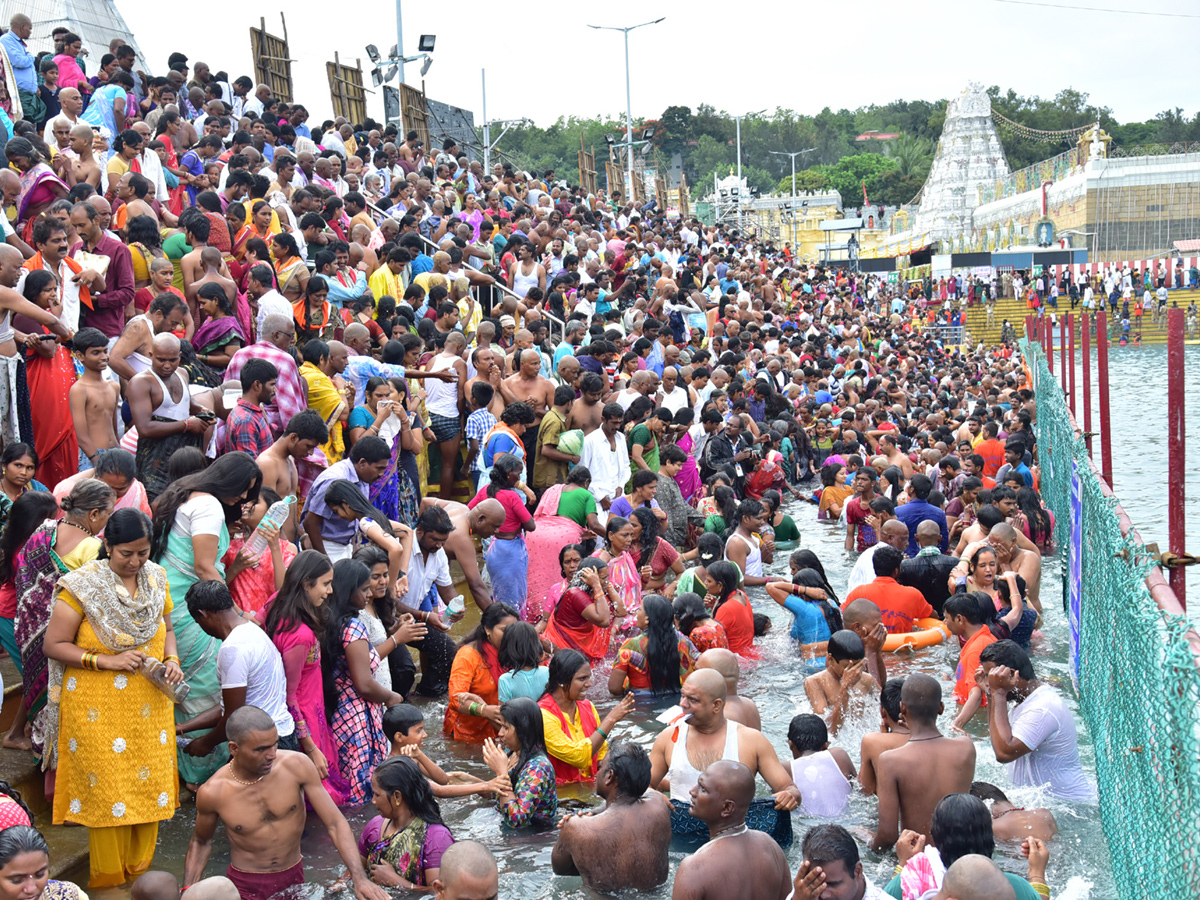 chakra snanam in tirumala Photo Gallery - Sakshi13