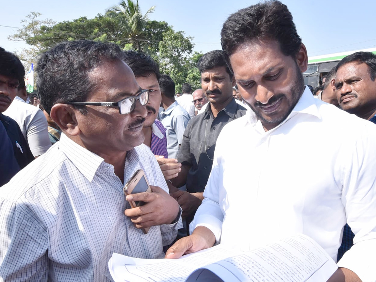 YS Jagan PrajaSankalpaYatra Day 289 Photo Gallery - Sakshi13