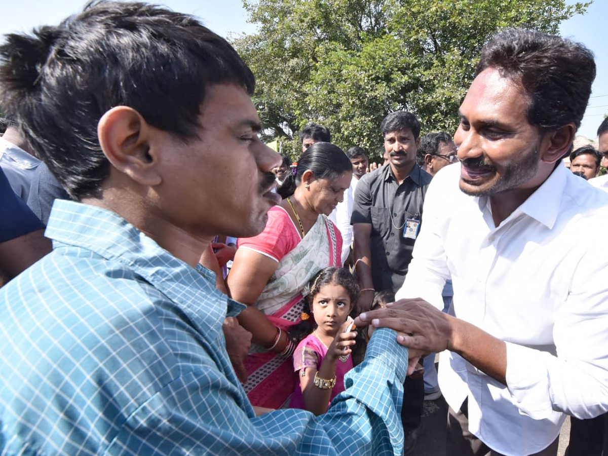 YS Jagan PrajaSankalpaYatra Day 289 Photo Gallery - Sakshi15