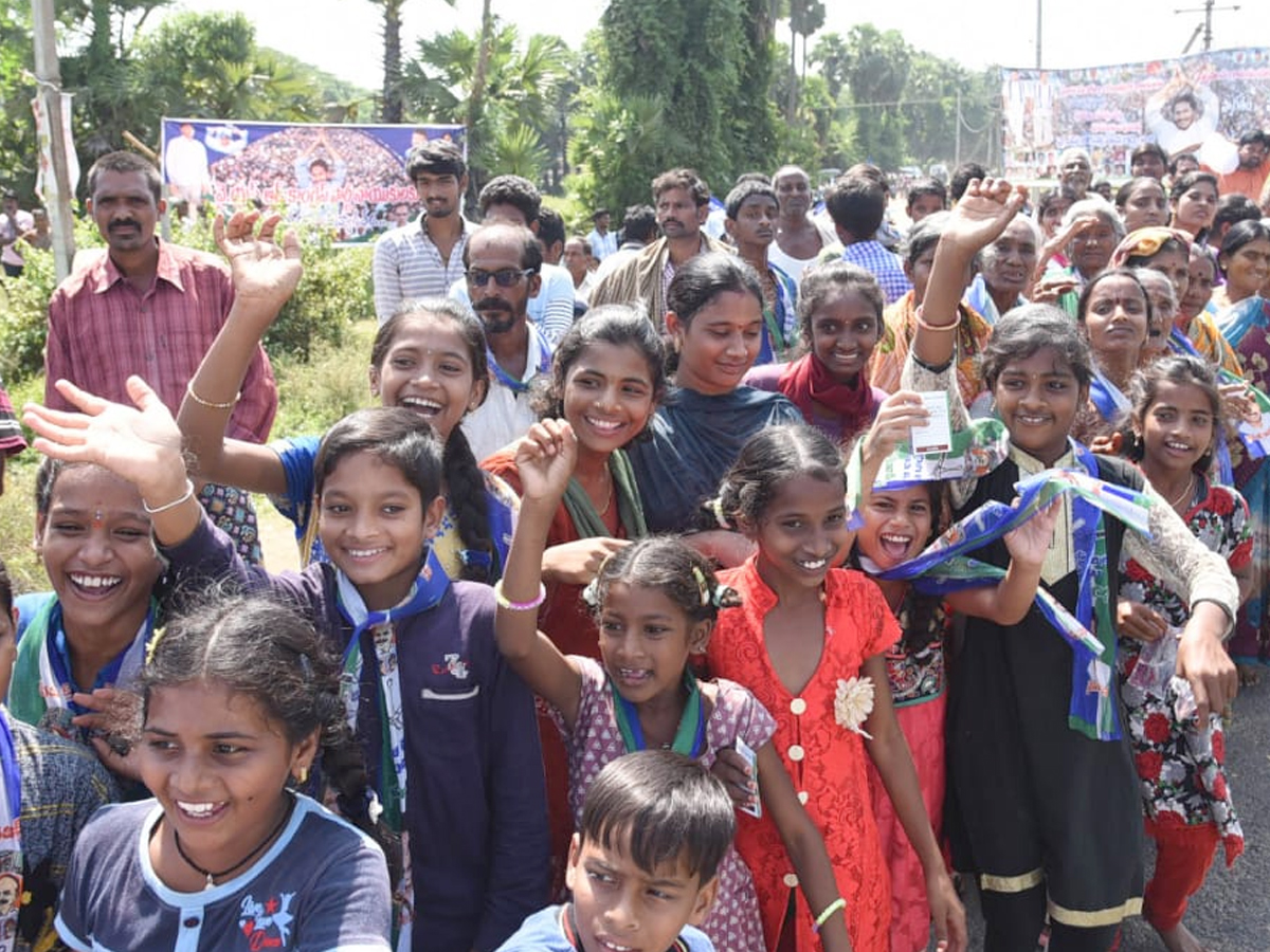 YS Jagan PrajaSankalpaYatra Day 289 Photo Gallery - Sakshi32