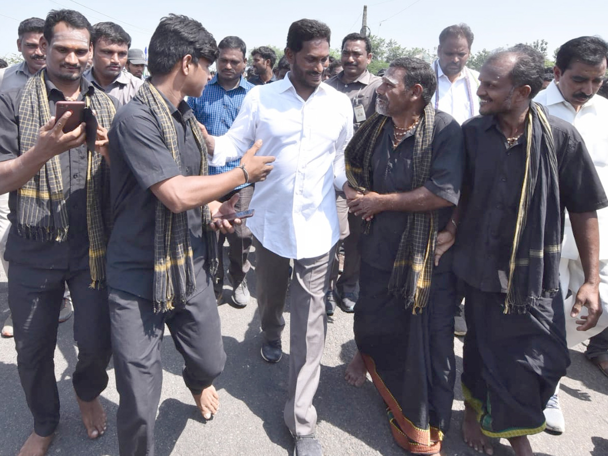 YS Jagan PrajaSankalpaYatra Day 289 Photo Gallery - Sakshi48