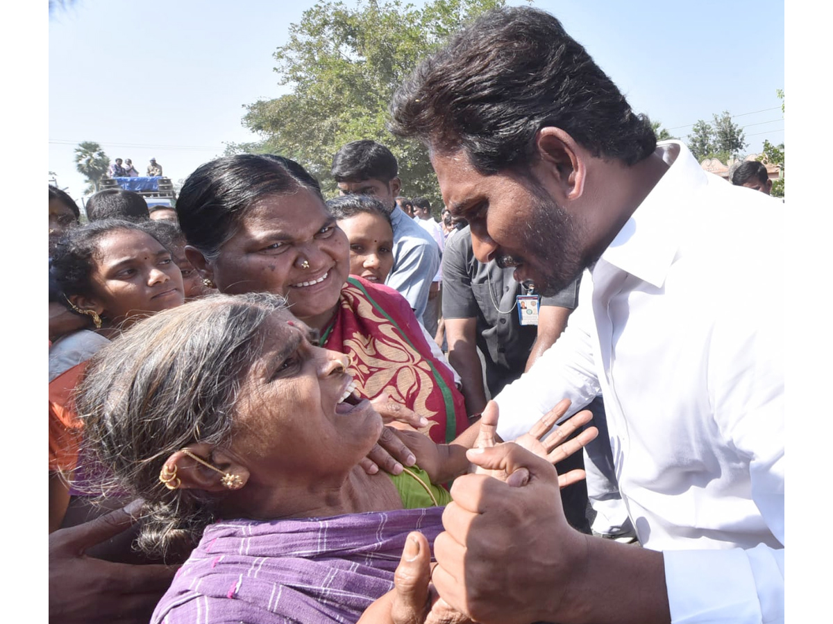 YS Jagan PrajaSankalpaYatra Day 289 Photo Gallery - Sakshi7