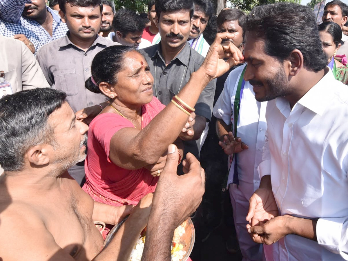 YS Jagan PrajaSankalpaYatra Day 289 Photo Gallery - Sakshi8